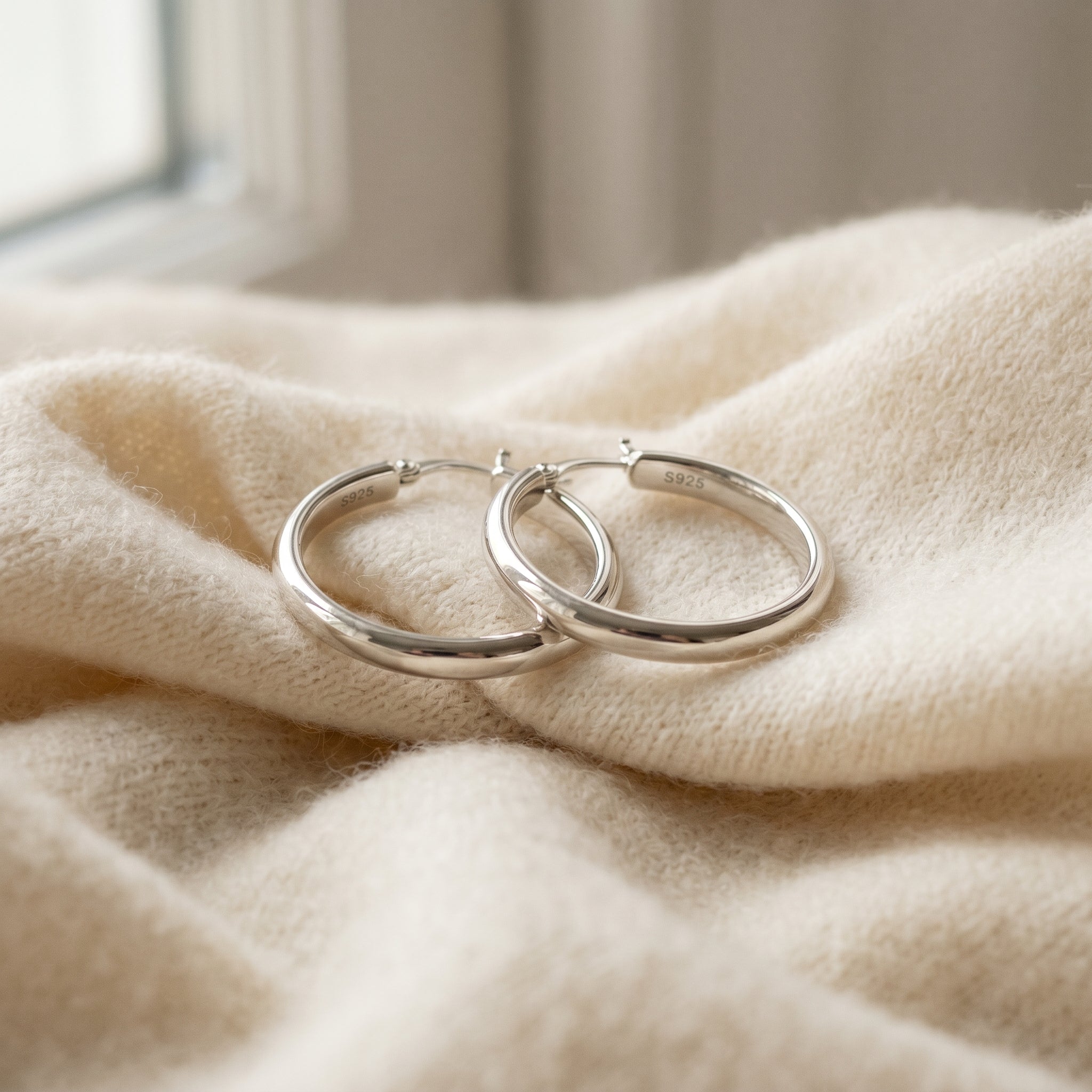 Lifestyle Flat Lay — JINGXU Jewelry